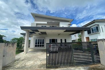 Batu Kawa Lorong Chungnion Double Storey Semi D House For Sale!