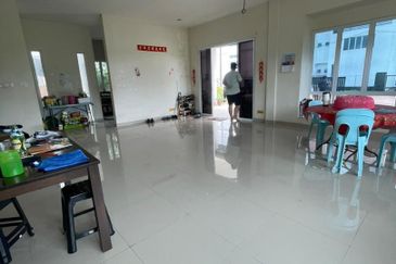 Batu Kawa Lorong Chungnion Double Storey Semi D House For Sale!