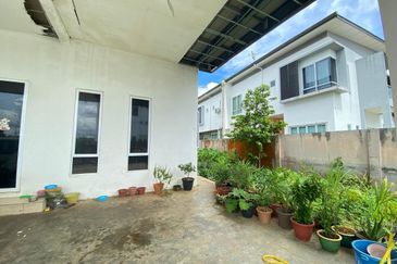 Batu Kawa Lorong Chungnion Double Storey Semi D House For Sale!