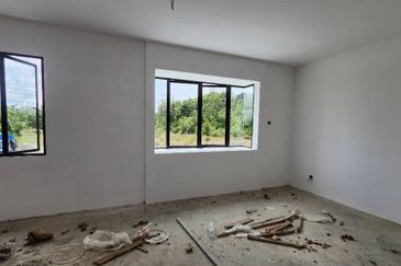 𝗚𝗥𝗘𝗘𝗡𝗘𝗥𝗬 𝗛𝗘𝗜𝗚𝗛𝗧 𝗗𝗼𝘂𝗯𝗹𝗲 𝗦𝘁𝗼𝗿𝗲𝘆 𝗧𝗲𝗿𝗿𝗮𝗰𝗲 Corner 𝗛𝗼𝘂𝘀𝗲 For Sale  Moyan Batu Kawa