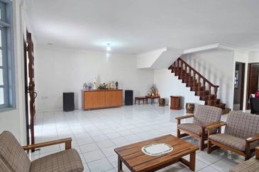 Double Storey Semi Detached For Sale! Located at Sungai Maong Tengah near Poh Kwong Park 