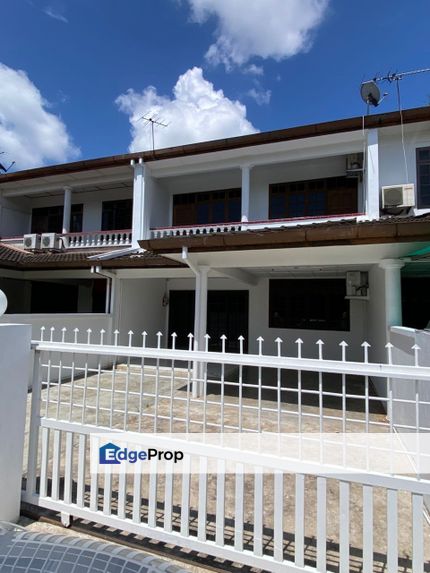 Double Storey Terrace Intermediate House For Rent! Located at Jalan Seladah, Sarawak, Kuching
