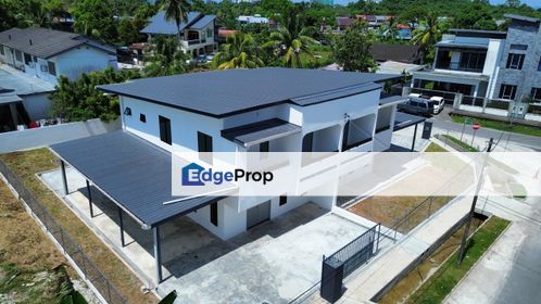 Double Storey Semi Detached House For Sale Located at Poh Kwong Park Stapok, Sarawak, Kuching