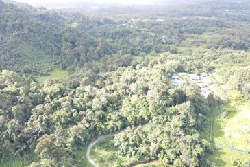 Land For Sale at Kuching Serian 16 mile