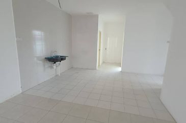 MarQ Suite 1.5 Storey Corner Townhouse (Lower Unit) For Sale & For Rent Located at Field Force, Batu Kawa