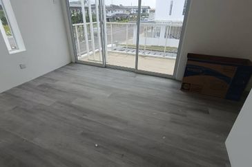 MarQ Suite 1.5 Storey Corner Townhouse (Lower Unit) For Sale & For Rent Located at Field Force, Batu Kawa