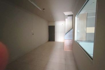 Second Floor Intermediate House FOR RENT! Located at 7th Mile