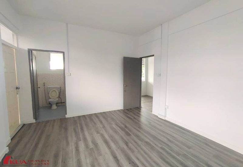 Double Storey Semi-Detached House FOR SALE! Located at Nanas Road West