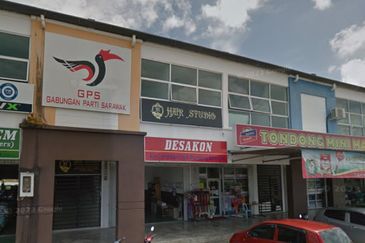 Double Storey Intermediate Shoplot For Sale! 📍Located at Tondong, Bau