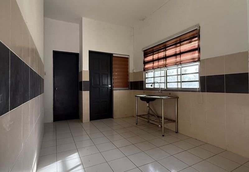 Single Storey Terraced Corner House Miri FOR SALE! Location: Vista Perdana, Miri