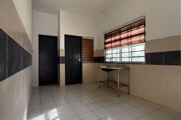Single Storey Terraced Corner House Miri FOR SALE! Location: Vista Perdana, Miri