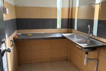 Single Storey Terraced Corner House Miri FOR SALE! Location: Vista Perdana, Miri