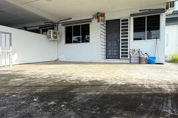 Single Storey Terraced Corner House Miri FOR SALE! Location: Vista Perdana, Miri
