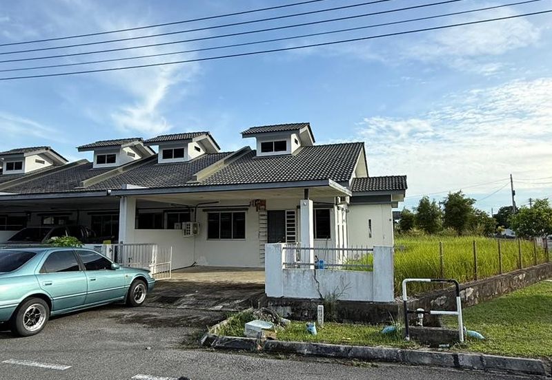 Single Storey Terraced Corner House Miri FOR SALE! Location: Vista Perdana, Miri