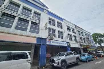 Ground Floor Intermediate Shoplot FOR RENT Located at Green Heights, near Airport