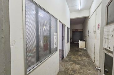 Ground Floor Intermediate Shoplot FOR RENT Located at Green Heights, near Airport