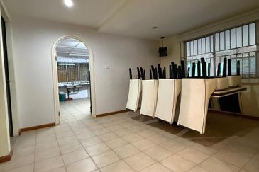 Double Storey Detached House For Sale! Location: Jalan Chong Choon, Krokop, Miri