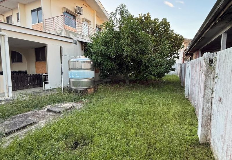 Double Storey Detached House For Sale! Location: Jalan Chong Choon, Krokop, Miri