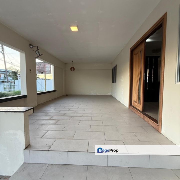 Double Storey Detached House For Sale! Location: Jalan Chong Choon, Krokop, Miri, Sarawak, Miri