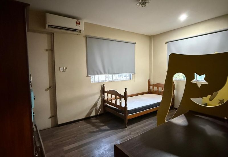 Double Storey Detached House For Sale! Location: Jalan Chong Choon, Krokop, Miri