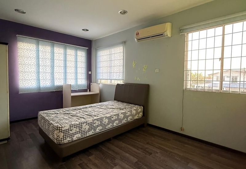 Double Storey Detached House For Sale! Location: Jalan Chong Choon, Krokop, Miri