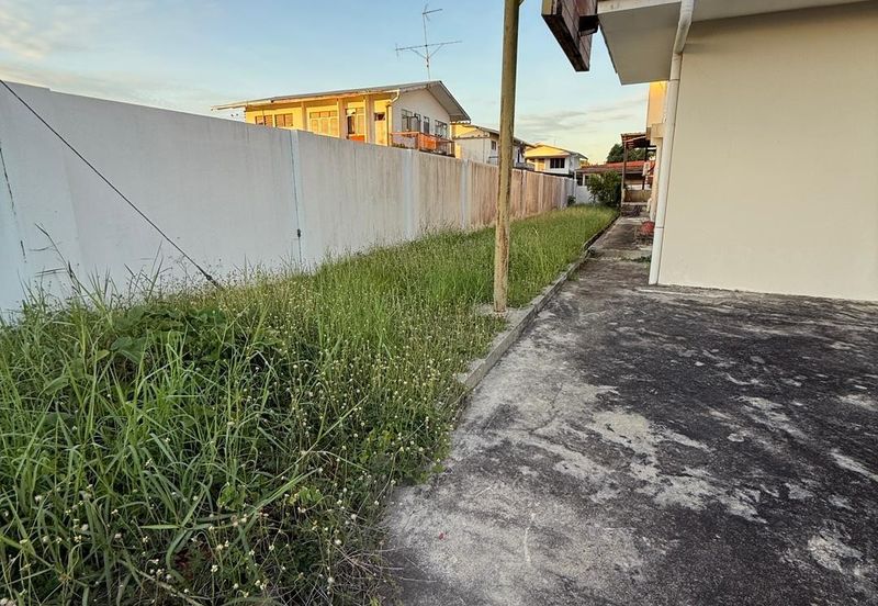 Double Storey Detached House For Sale! Location: Jalan Chong Choon, Krokop, Miri