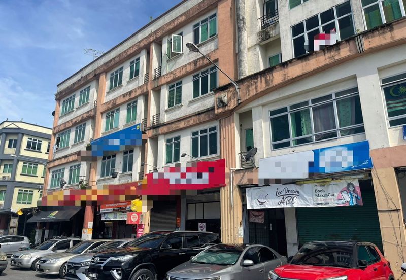 Main Road 4-Storey Shophouse at Sejingkat, Demak Laut Industrial Park For Sale