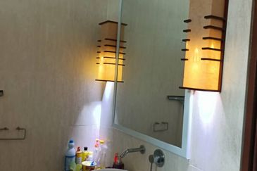 Second Floor Intermediate Shoplot For Rent! Located at Jalan Mendu