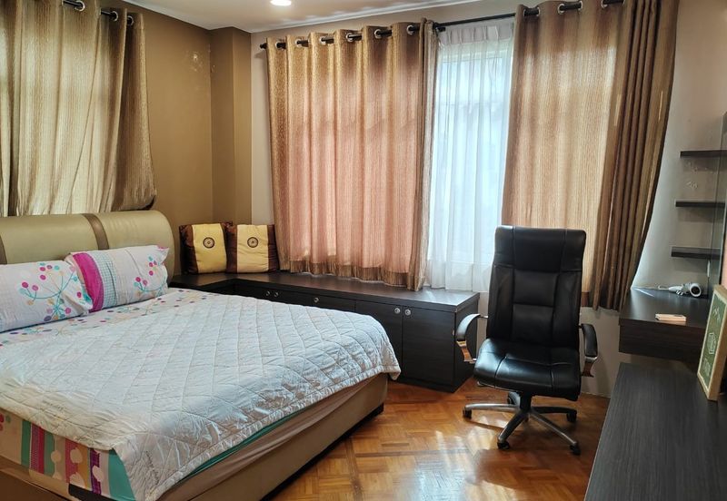 Eden Heights Condominium For Rent / For Sale Located at Richmond Hill