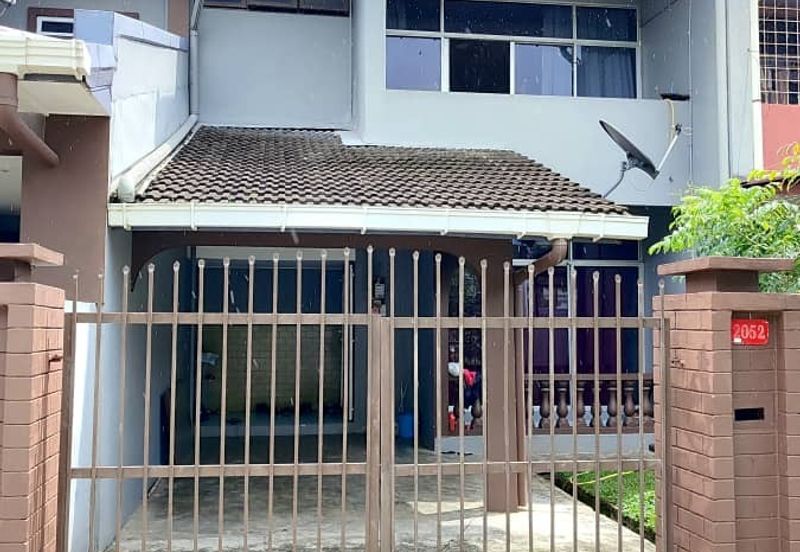 Double Storey Terrace Intermediate House For Sale! Located at 3rd Mile, Jalan Pasir