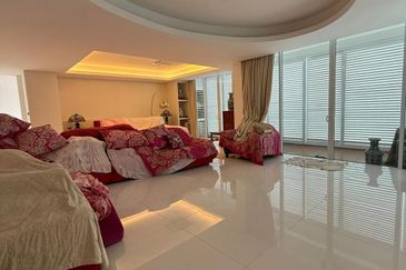 Bay Resort Condominium Miri For Sale!