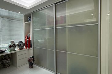 Bay Resort Condominium Miri For Sale!