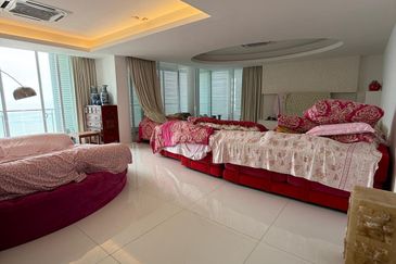 Bay Resort Condominium Miri For Sale!