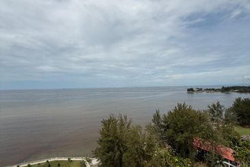 Bay Resort Condominium Miri For Sale!