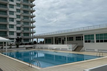 Bay Resort Condominium Miri For Sale!