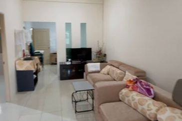 Single Storey Terrace Intermediate for Rent! Located at Taman Suria (Muara Tuang)