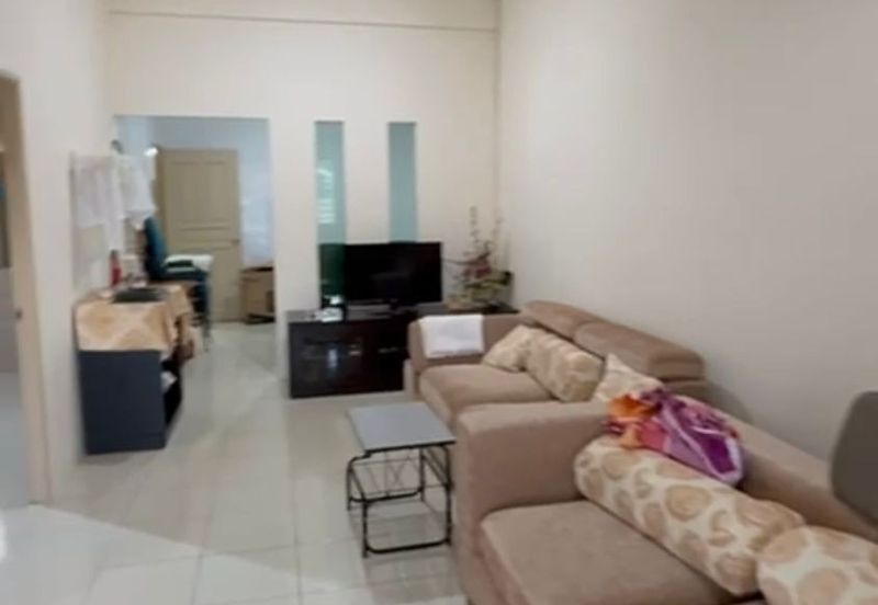 Single Storey Terrace Intermediate for Rent! Located at Taman Suria (Muara Tuang)