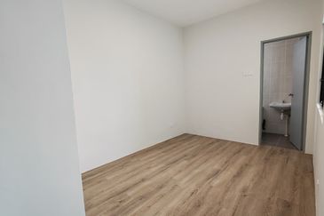 Kensho Lower Unit Townhouse For Rent Located at MJC, Batu Kawa