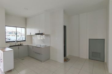 Kensho Lower Unit Townhouse For Rent Located at MJC, Batu Kawa