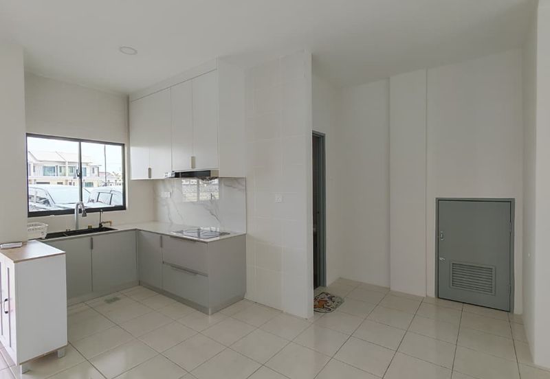 Kensho Lower Unit Townhouse For Rent Located at MJC, Batu Kawa