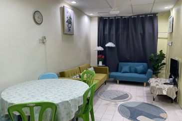 Chonglin Park Apartment For Rent  Short Term Stay   Location: Jalan Tabuan, Kuching