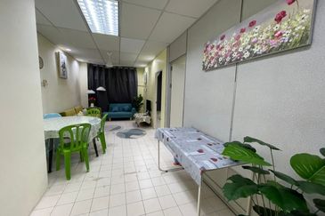Chonglin Park Apartment For Rent  Short Term Stay   Location: Jalan Tabuan, Kuching