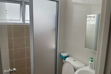 Pr1ma Bintawa Apartment FOR RENT! Located at Bintawa