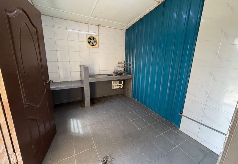 Single Storey Terrace Corner House For Sale! 📍Located at Matang, Jalan Taman Mawar