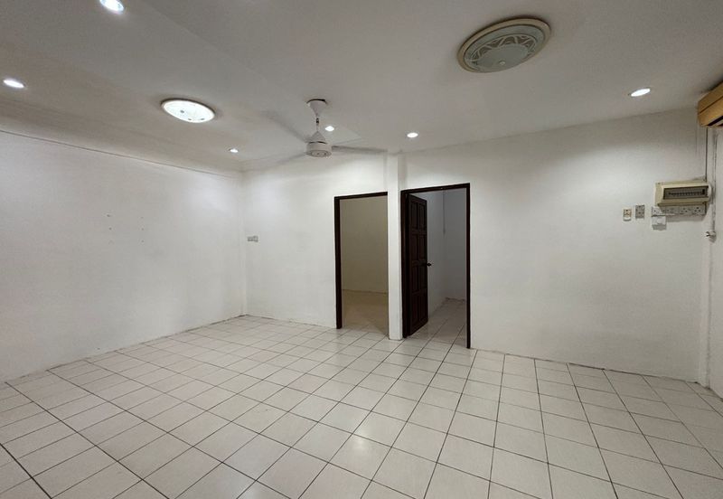 Single Storey Terrace Corner House For Sale! 📍Located at Matang, Jalan Taman Mawar