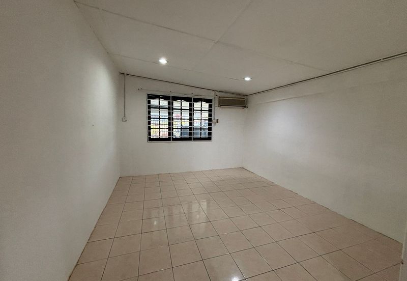 Single Storey Terrace Corner House For Sale! 📍Located at Matang, Jalan Taman Mawar