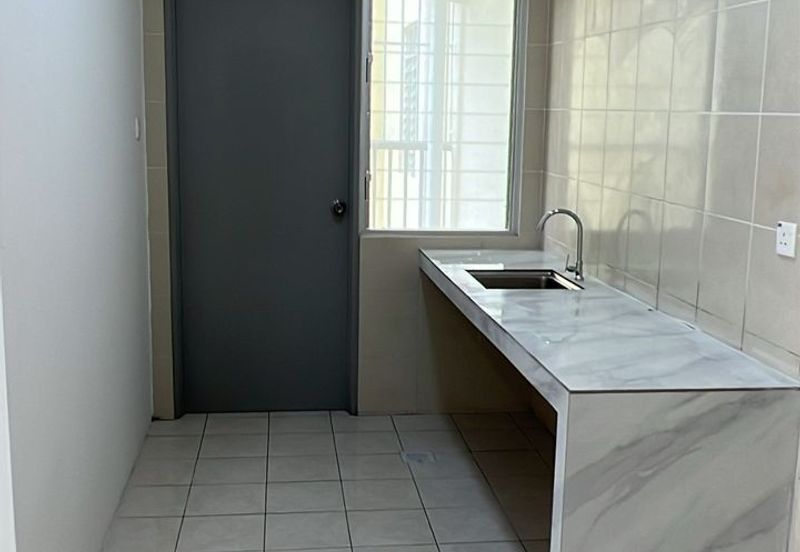 Sri Pertiwi SP Lodge Apartment FOR RENT! Located at MJC, Batu Kawa