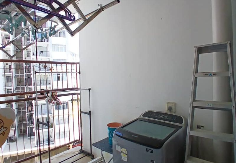 Prima Bintawa Riverfront Apartment For Rent 