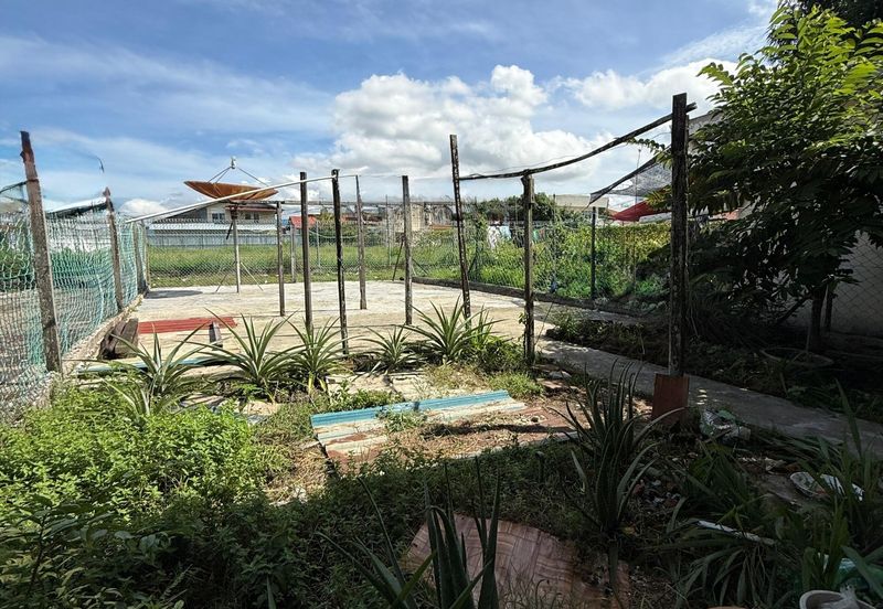 Double Storey Terrace Intermediate House For Sale Location: Krokop, Miri