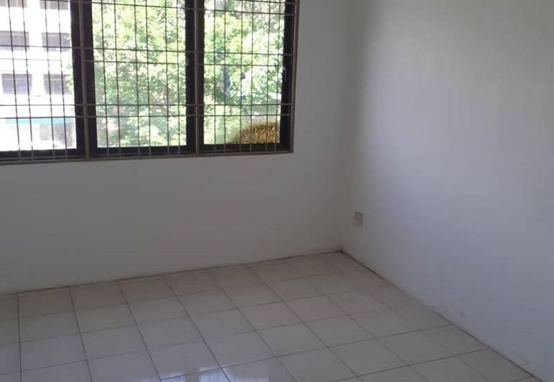 2nd Floor Intermediate Shophouse For Rent Located at MJC, Batu Kawa 